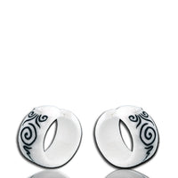 Cargar imagen en el visor de la galería, Bone Creolen 18mm Ohrringe Pin Stick Spirale weiß
