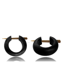 Load image into Gallery viewer, Holzcreolen Pin Creolen handgeschnitzt aus schwarzem Sonoholz, 15mm, Pin-Ohrringe
