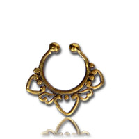 Load image into Gallery viewer, Septum Fake Piercing Nasenringe Herzen Punkte Messing goldfarben nickelfrei antik exotisch
