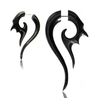 Load image into Gallery viewer, Tribal Horn Fake Piercing schwarz Spikes Spirale Buffalo 6 mm Ohrstecker Edelstahl Ohrring Organic
