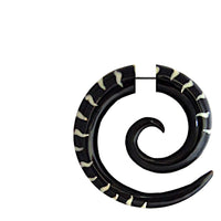 Load image into Gallery viewer, Fake Piercing, Horn Spirale, schwarz mit weißem Bone-Inlay, Expander, Ohrhänger, Ohrstecker, Ohrring
