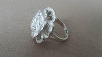 Load image into Gallery viewer, Silberring Blume rau hell oxidiert glänzend Ring 925er Sterling Silber Damen Designer Schmuck
