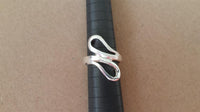 Cargar imagen en el visor de la galería, Silberring glänzend gebürstet Schleife Ring 925er Sterling Silber Damen Designer Schmuck Ringe
