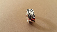 Load image into Gallery viewer, Silberring massiv oxidiert Wellen Muster Ring 925er Sterling Silber Unisex Designer Schmuck Ringe
