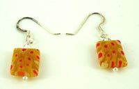 Load image into Gallery viewer, Muranoglas Glas Ohrringe Rechteck gelb rot bunt Muster Blumen 925er Silber
