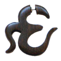Load image into Gallery viewer, Tribal Fake Piercing Sono Holz Om-Zeichen braun Edelstahlbügel Ohrstecker 1 mm
