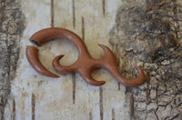 Load image into Gallery viewer, Fake Piercing Lobe Edelstahl Holz Flames Dehnschnecke
