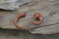 Load image into Gallery viewer, Fake Piercing Ohrring Elefant Rosenholz Bone Edelstahl
