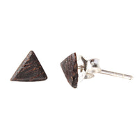Load image into Gallery viewer, Holz-Ohrstecker, Dreieck, Kokosnuss, 6 mmØ, Dunkelbraun, 925er Sterlingsilber-Stift

