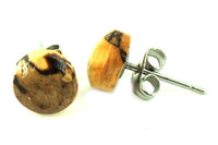Load image into Gallery viewer, A pair of Unisex Mango Holzohrstecker: round, light-grained wooden studs with natural patterns, set on stainless steel posts for a stylish and durable earring choice.
