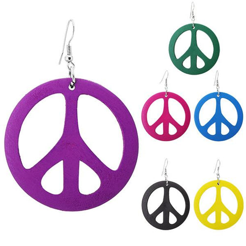 Fünf bunte, runde Holzohrringe (Peace-Zeichen, 50 mm Ø), aus Edelstahl (nickelfrei), in Lila, Grün, Pink, Blau und Gelb. Der größte ist lila. Modell: Tribal Ohrhänger – Holzohrringe bunt.