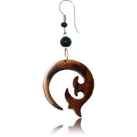 Load image into Gallery viewer, Tribal Ohrringe Narra Holz Bogen Fishtail braun Edelstahl Perlen nickelfrei Ohrhänger
