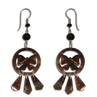 Load image into Gallery viewer, Ohrringe rund Schmetterling gestanzt Kokosholz dunkelbraun Maserung mit Anhänger

