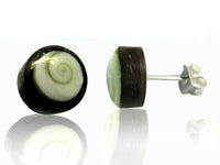 Load image into Gallery viewer, Kokosnuss Ohrstecker Shivaauge rund 8 mm dunkelbraun Edelstahl Stift Shiva Eye Holzohrstecker
