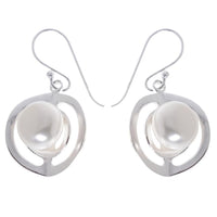 Load image into Gallery viewer, silberne Kreise Perlenohrringe Zuchtperle 925er Sterling Silber Perlen Ohrringe 18 mm
