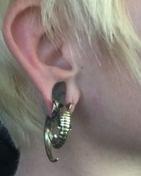 Load image into Gallery viewer, Piercing Ohrgewicht Messing Elefant Spirale
