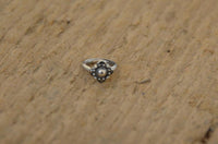 Load image into Gallery viewer, Piercing Ring Raute 925 Silber Labret Tragus 1.2mm
