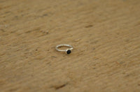 Load image into Gallery viewer, Piercing Ring 925 Silber Labret Tragus 1.2mm Onyx Stein

