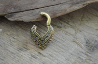 Load image into Gallery viewer, Clicker Piercing Ohrgewicht Raute 5mm Messing 30g
