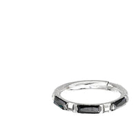 Cargar imagen en el visor de la galería, Klapp Segment Ring Piercing rechteckig Kristall schwarz
