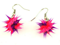 Cargar imagen en el visor de la galería, Silikonohrringe lila pink rosa diagonal Streifen Silikon Ohrringe Edelstahl Damen Schmuck
