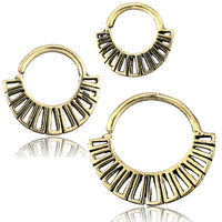 Load image into Gallery viewer, Septum Piercing Messing 1.2mm Segmente Ohrringe
