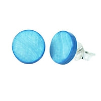 Cargar imagen en el visor de la galería, Ohrstecker, Türkis, 8mmØ, aus gefärbtem Perlmutt, rund, 925er Sterlingsilber-Stift
