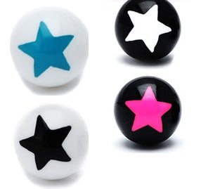 Set of four zweifarbig 6 mm Acryl Ohrstecker: two white with blue and black five-pointed stars, two black with pink and white stars. Each star motif is centered on the Kugel. Unisex, stainless steel, nickelfrei.