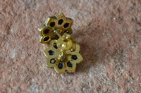 Cargar imagen en el visor de la galería, Messing Stein Kristall Ohrstecker gold Sternblume 12mm
