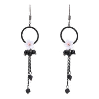 Load image into Gallery viewer, Brass Ohrringe silberfarben Kreis Stoff schwarz kleine Blume weiß Anhänger
