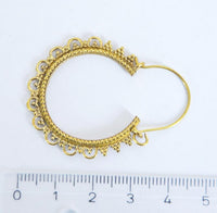 Cargar imagen en el visor de la galería, Ohrringe dunkel Punkte Dreiecke Kreise Messing Brass antik golden Tribal nickelfrei Schmuck Piercing
