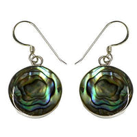 Cargar imagen en el visor de la galería, A pair of colorful round Abalone Paua Muschel Perlmutt earrings with shimmering green, blue, and black swirls, crafted from 925er Sterling Silber and featuring elegant silver hooks.
