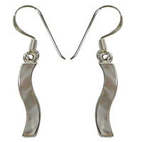 Load image into Gallery viewer, Silberohrringe Perlmutt weiß Welle dünn 925er Sterling Silber 20 mm Damen Ohrringe
