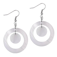 Load image into Gallery viewer, Perlmutt Muschel Ohrringe 32 mm Kreis Ring Edelstahl nickelfrei weiß schillernd
