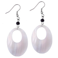 Load image into Gallery viewer, Perlmutt Muschel Ohrringe 45 mm oval Loch Perle schwarz Edelstahl nickelfrei weiß schillernd
