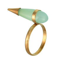 Load image into Gallery viewer, Messing Ring golden Edelstein Prehnit hellgün Tropfenform glatt geschliffen antik
