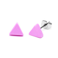 Load image into Gallery viewer, A pair of Ohrstecker Dreieck dick bunt 6 mm Acryl Unisex Ohrringe with pink, flat, triangular fronts and nickelfrei Edelstahl posts, shown on a white background.
