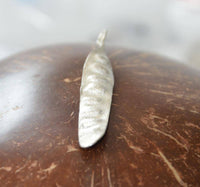 Load image into Gallery viewer, Anhänger 925 Sterling Silber Erbsenschote 56mm - chic - net.de
