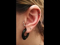 Cargar imagen en el visor de la galería, Ball Closure Piercing Klemmkugel Ring schwarz Acryl - chic - net.de
