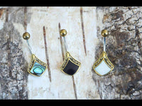 Cargar imagen en el visor de la galería, Bauchnabelpiercing Edelstahl Brass Raute Inlay - chic - net.de
