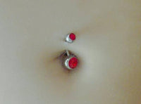 Load image into Gallery viewer, Bauchnabelpiercing Edelstahl silberfarben Stein rot in beiden Kugeln - chic - net.de

