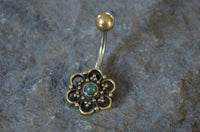 Load image into Gallery viewer, Bauchnabelpiercing Messing Edelstahl gold Blüte Jade - chic - net.de
