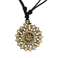 Load image into Gallery viewer, Baumwolle Kette schwarz Anhänger rund Mandala Brass antik golden - chic - net.de
