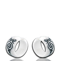 Load image into Gallery viewer, Bone Creolen 18mm Ohrringe Pin Stick Spirale weiß - chic - net.de
