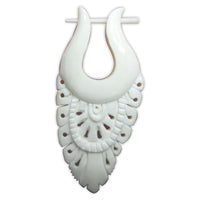 Load image into Gallery viewer, Bone Pin Creolen 63mm weiß Knochen Ohrringe Handarbeit verzierte Träne Schmuck - chic - net.de

