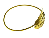 Load image into Gallery viewer, Brass Armreif antik golden zwei Federn schmal - chic - net.de
