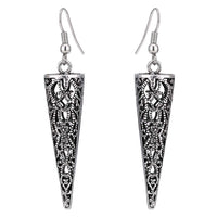 Cargar imagen en el visor de la galería, Brass Ohrringe silberfarben oxidiert lang Kegel Form Schnörkel - chic - net.de
