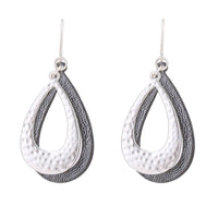 Load image into Gallery viewer, Brass Ohrringe silberfarben Tropfen groß klein silberfarben grau - chic - net.de
