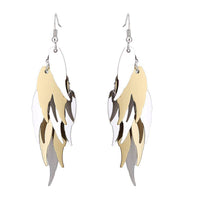 Cargar imagen en el visor de la galería, Brass Ohrringe silberfarben und golden Engelsflügel glänzend - chic - net.de
