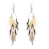 Cargar imagen en el visor de la galería, Brass Ohrringe silberfarben und golden Engelsflügel glänzend - chic - net.de
